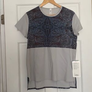 lululemon - Grey lightweight t-shirt - Size 8